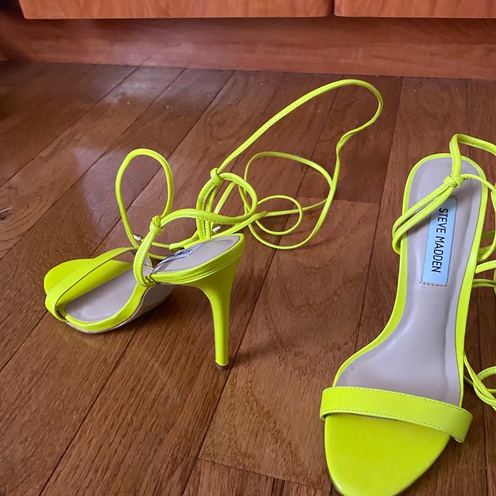 Yellow neon heels